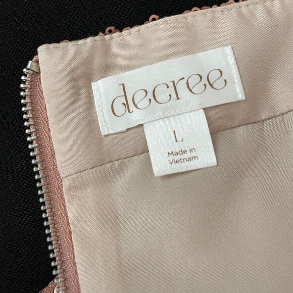 Decree Shimmering Gold Mini Skirt - Picture 12 of 14